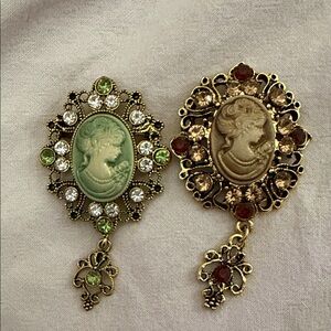 Vintage Cameo Brooch Set